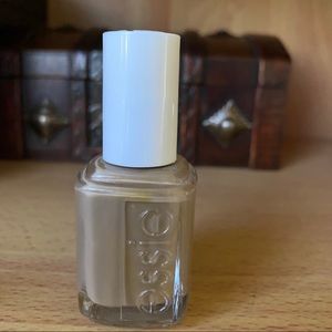 ‼️ Essie “Case Study” nailpolish